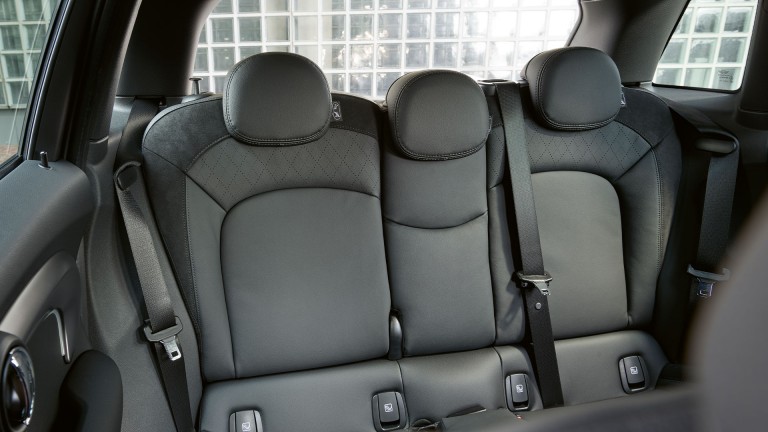 MINI 5 puertas Hatch – interior – paquete de equipamiento estándar